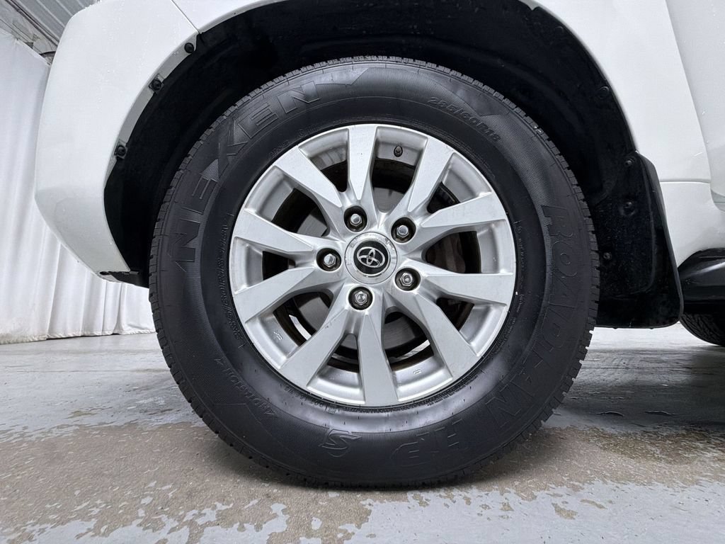 Used 2016 Toyota Land Cruiser AWD/4WD image 19