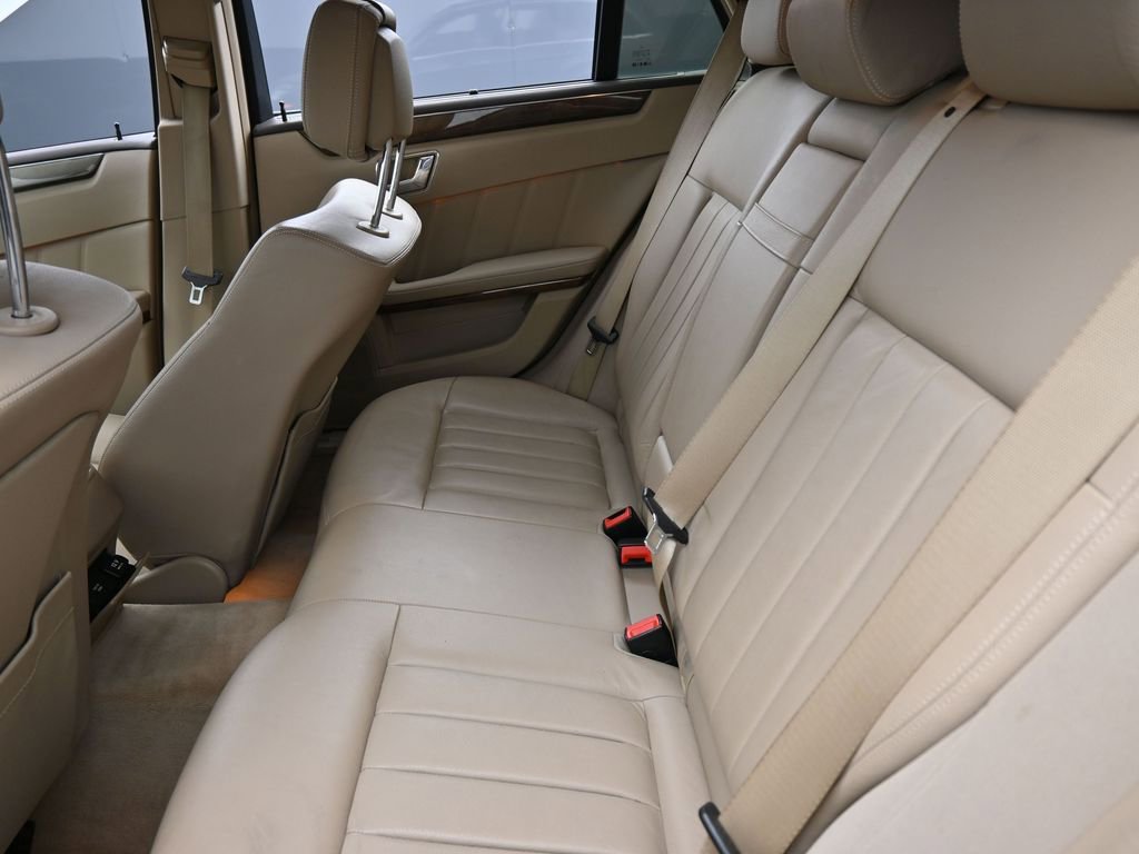 Used 2011 Mercedes-Benz E 350 4MATIC Wagon image 12