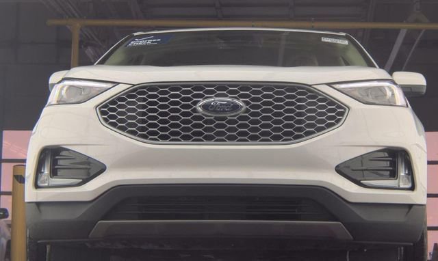 Used 2024 Ford Edge SEL w/ Convenience Package image 2