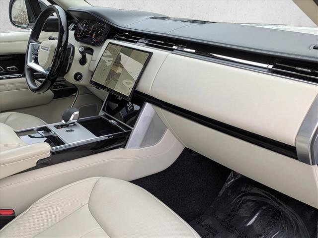 Certified 2024 Land Rover Range Rover SE image 23