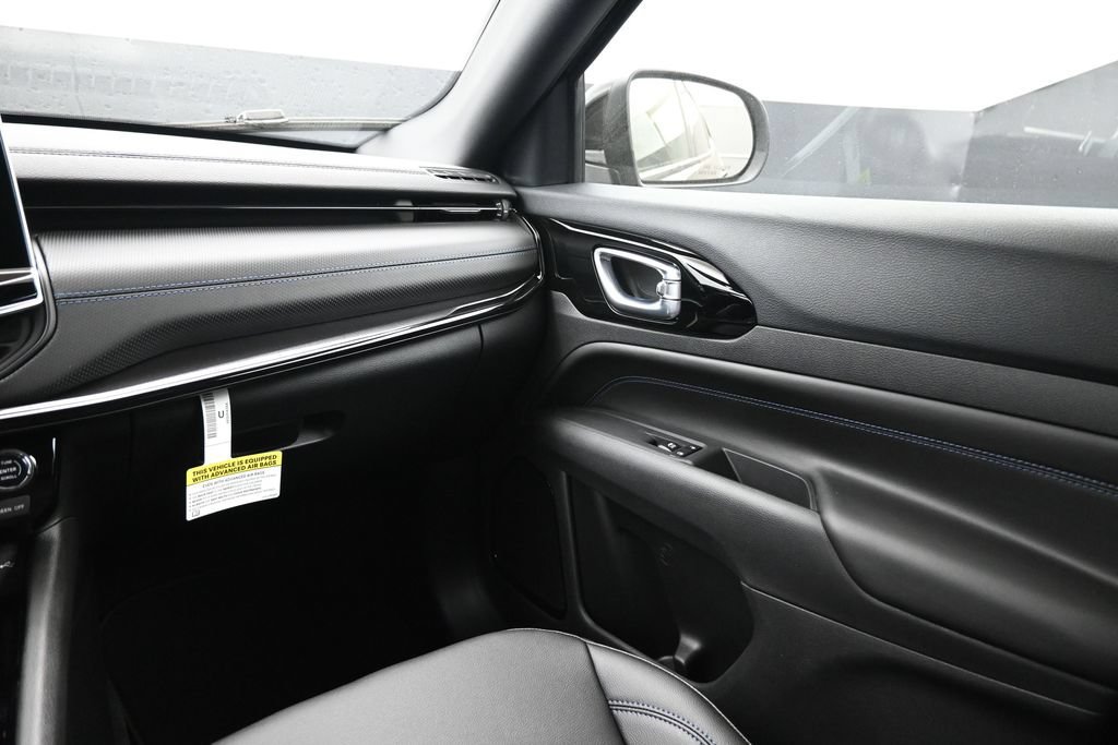 New 2026 Jeep Compass Latitude AWD/4WD image 6