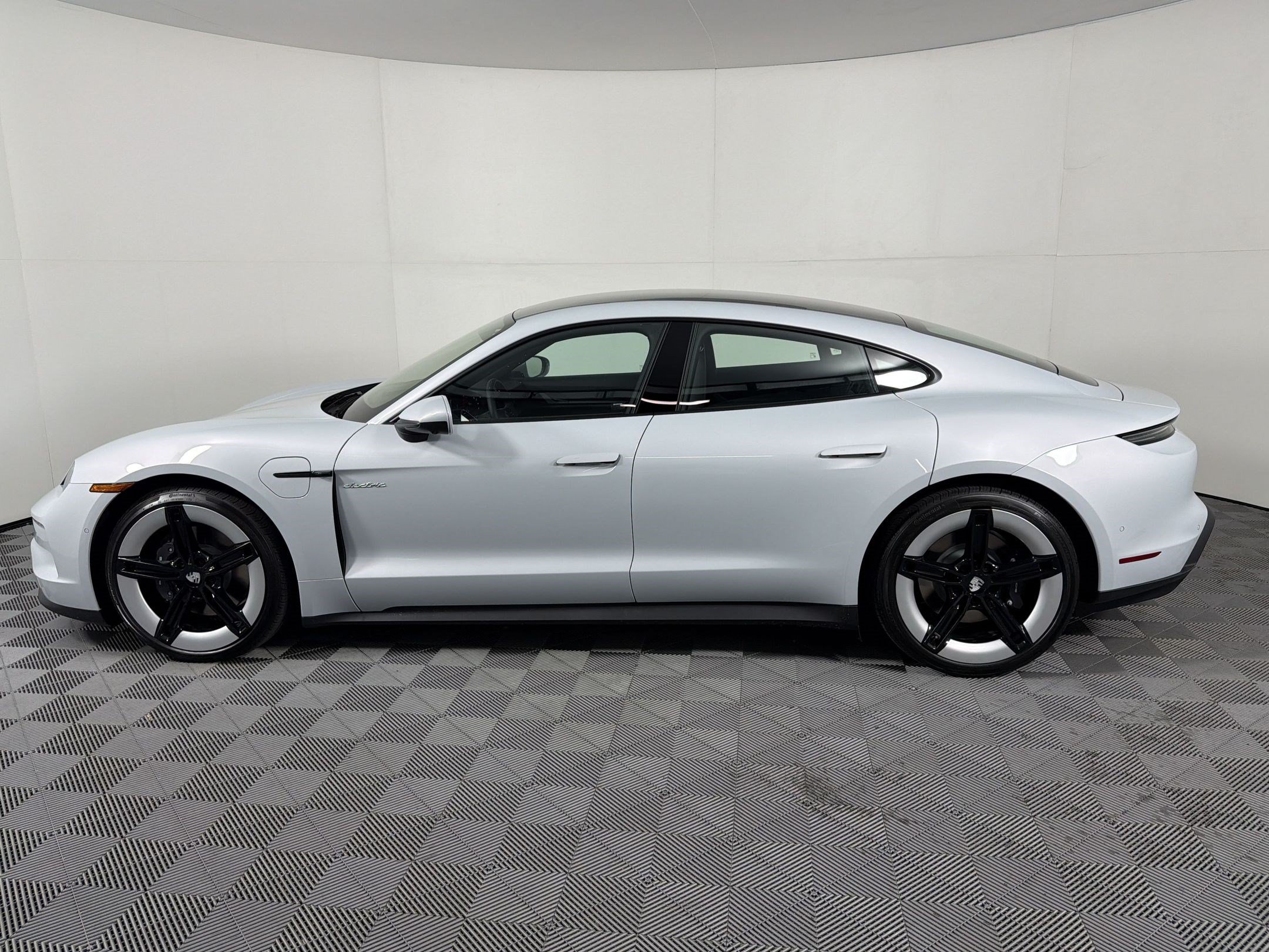New 2026 Porsche Taycan AWD/4WD image 2