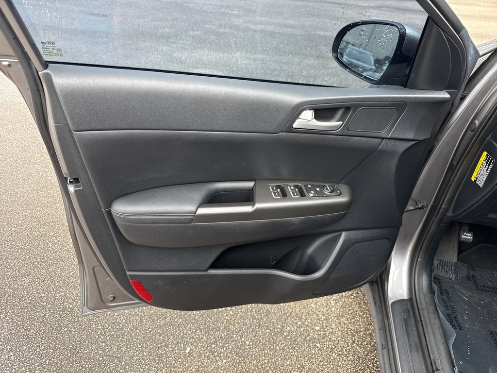 Used 2017 Kia Sportage EX image 11