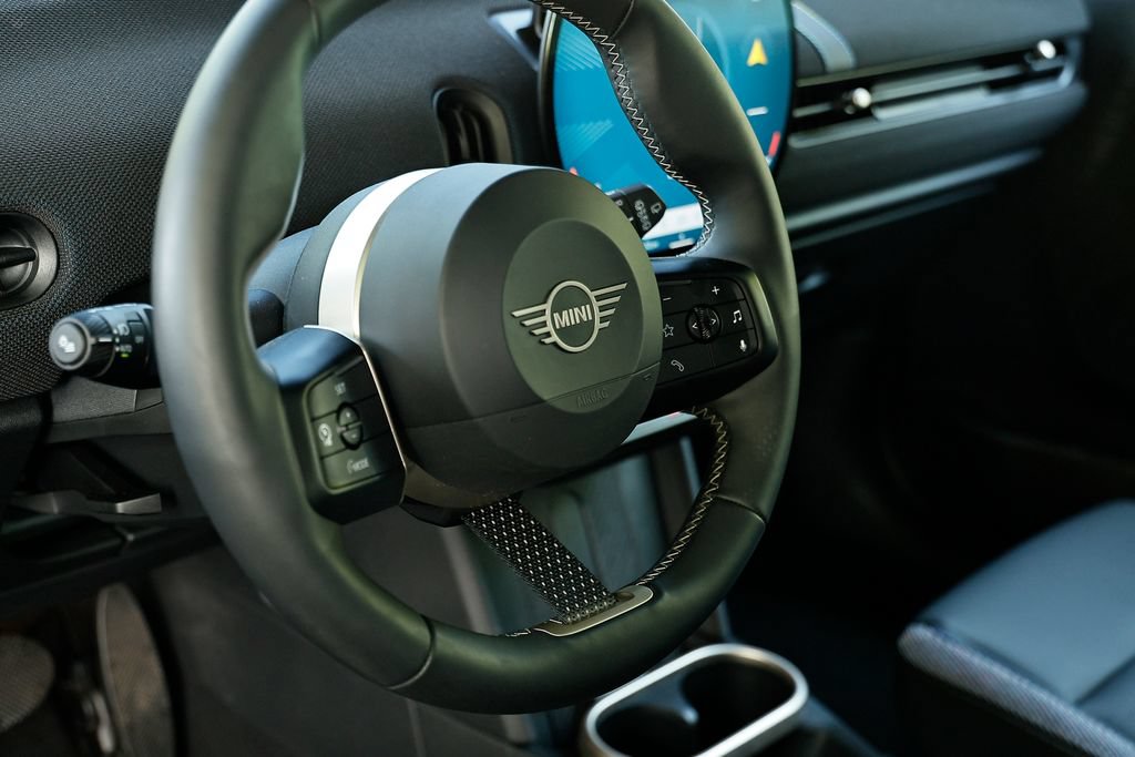 Used 2025 MINI Cooper S FWD image 18
