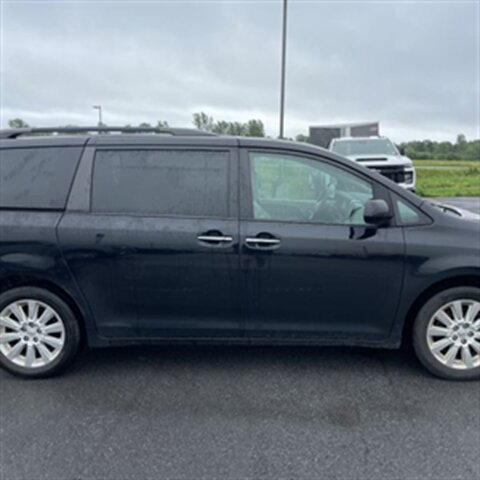 Used 2015 Toyota Sienna XLE w/ XLE Navigation Package AWD/4WD image 11