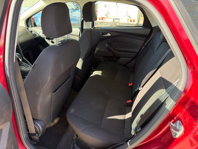Used 2017 Ford Focus SE w/ Cold Weather Package FWD image 14