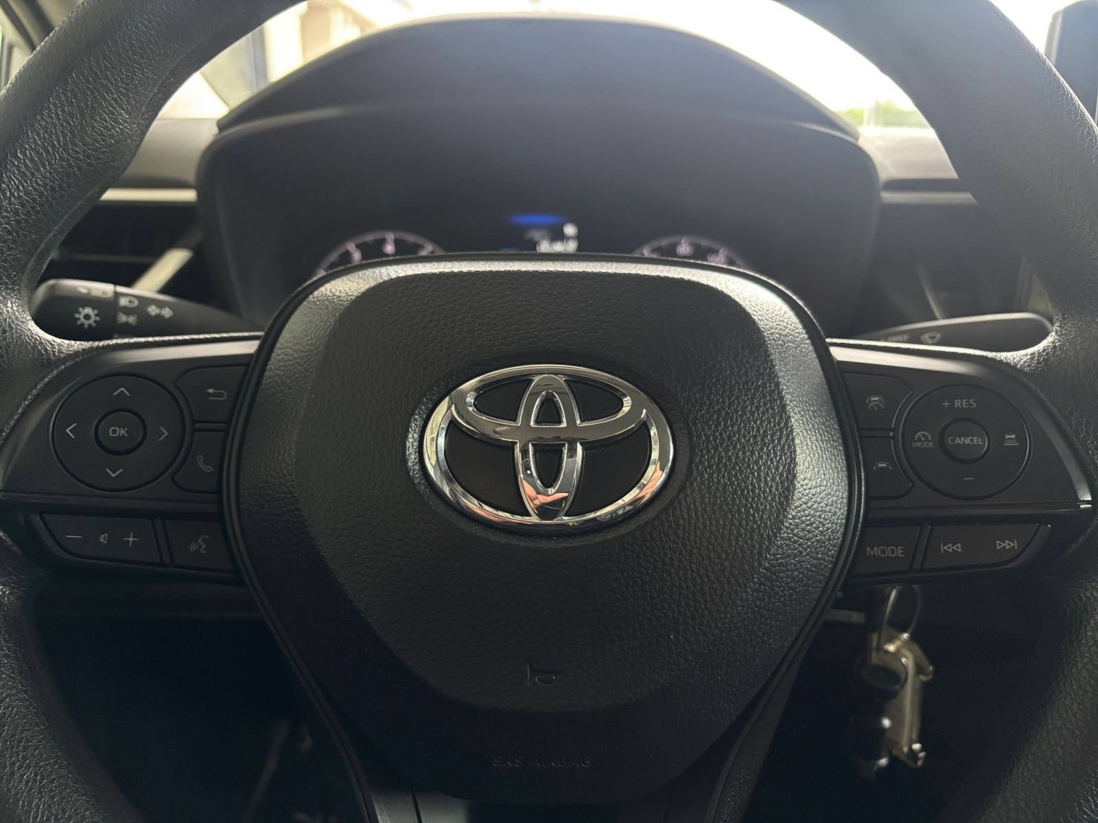 Used 2025 Toyota Corolla LE FWD image 26