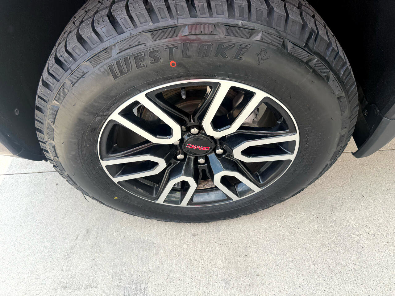 Used 2021 GMC Sierra 1500 AT4 w/ AT4 Premium Package image 10