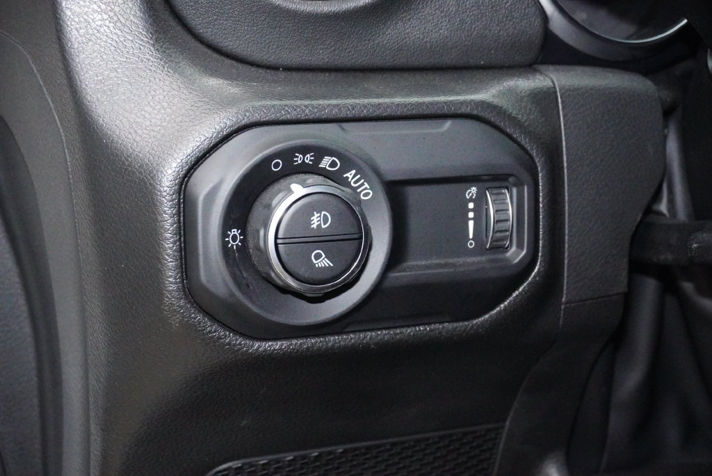 Used 2023 Jeep Gladiator Overland AWD/4WD image 23