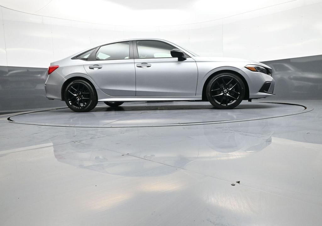 Used 2023 Honda Civic Sport image 28