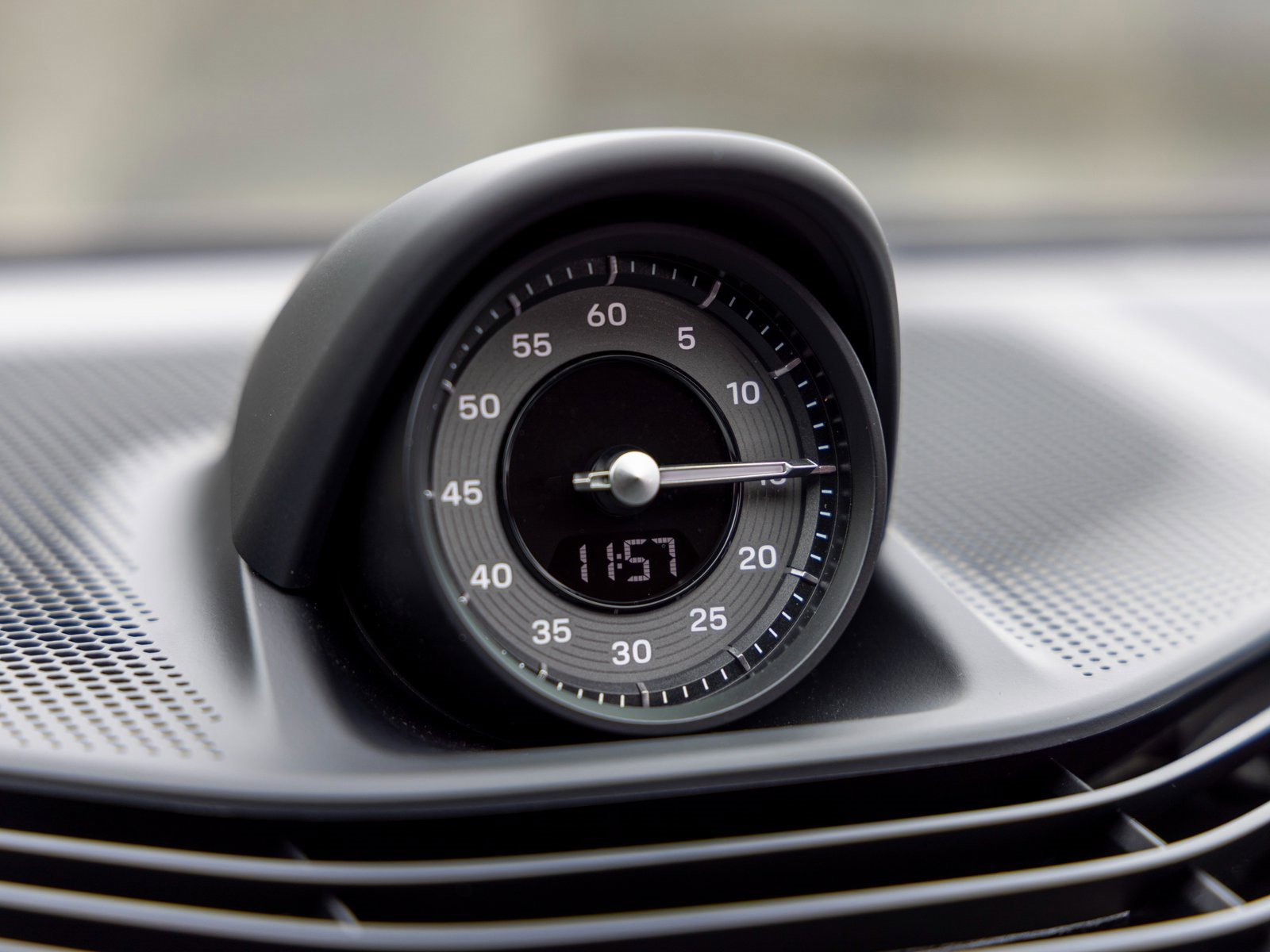 New 2025 Porsche Taycan image 31