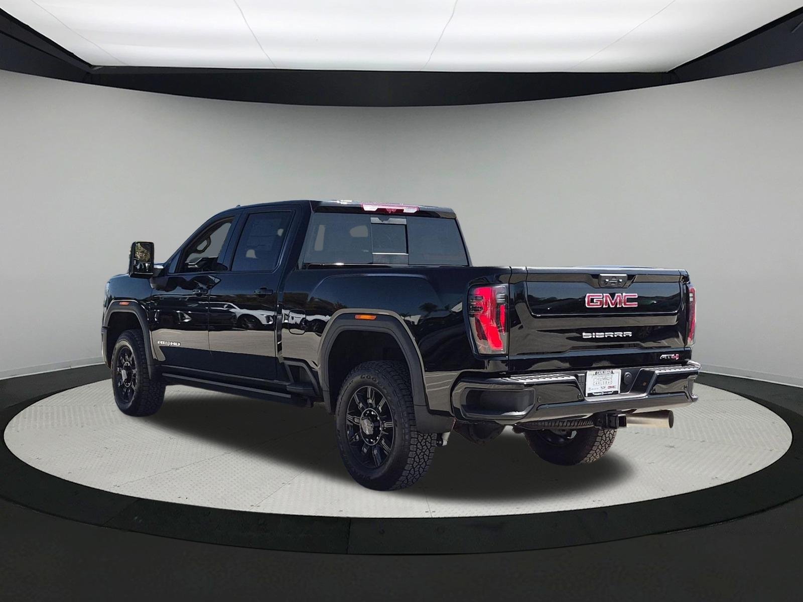 New 2026 GMC Sierra 2500 AT4 w/ AT4 Premium Plus Package AWD/4WD image 3