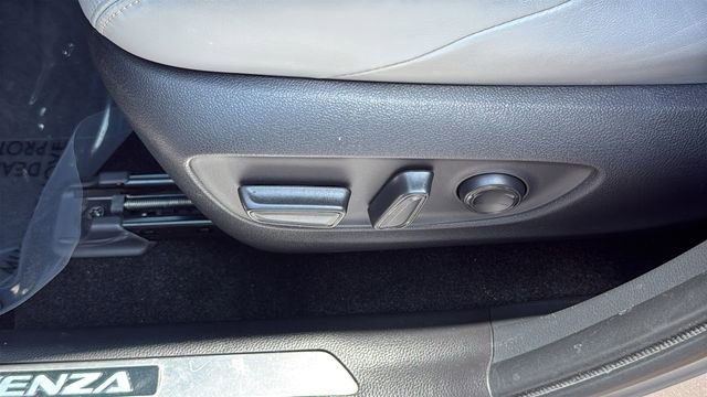 Certified 2023 Toyota Venza XLE AWD/4WD image 19