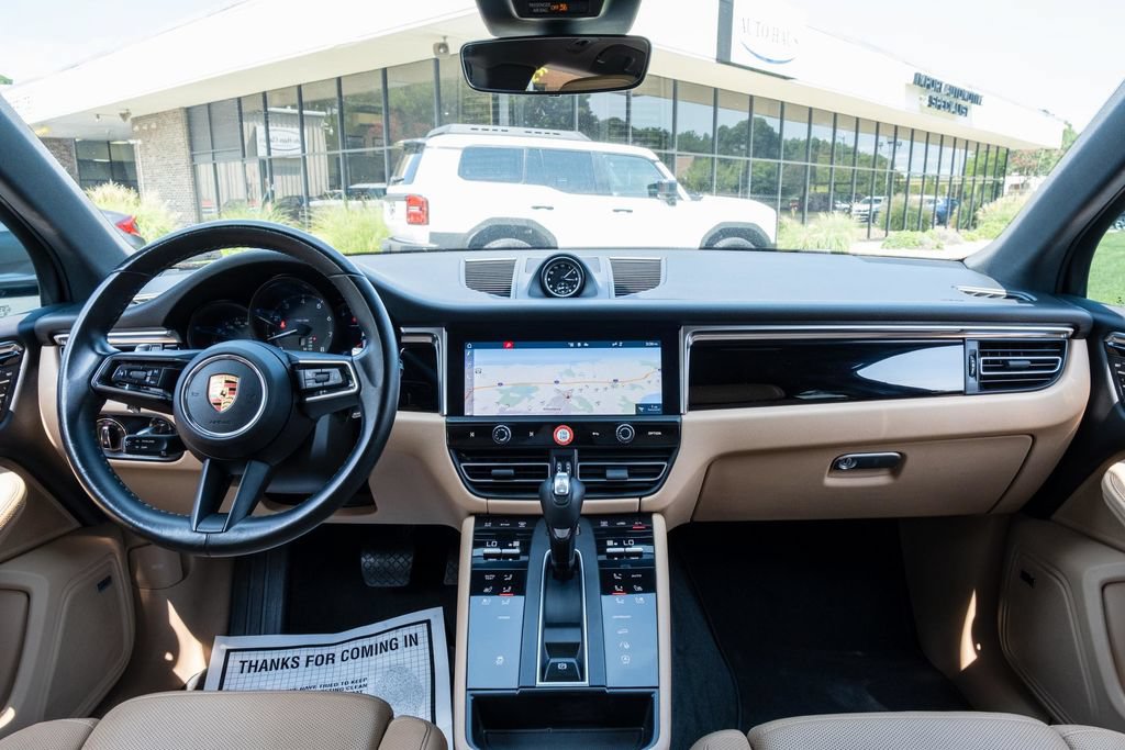 Used 2022 Porsche Macan w/ Premium Package Plus AWD/4WD image 17