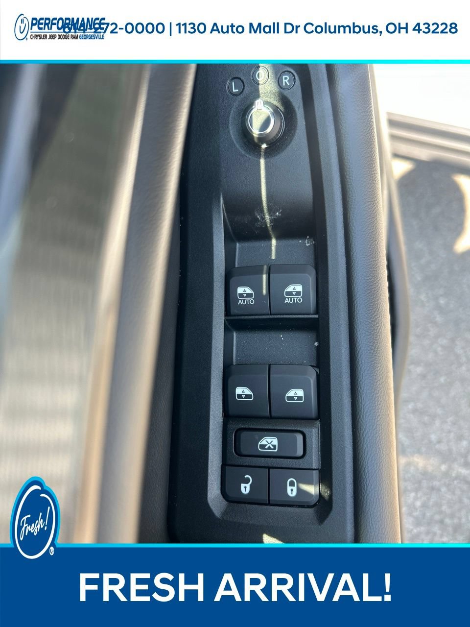 Certified 2026 Jeep Grand Cherokee Laredo AWD/4WD image 17