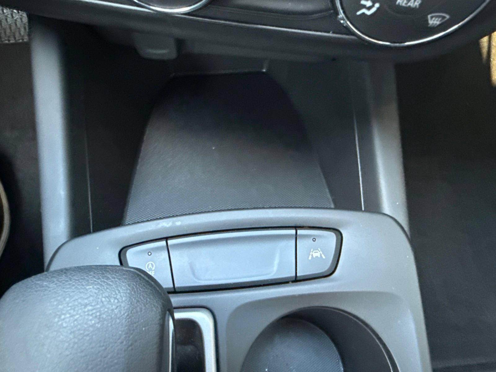 Used 2025 Chevrolet Trax RS w/ Sunroof Package FWD image 24