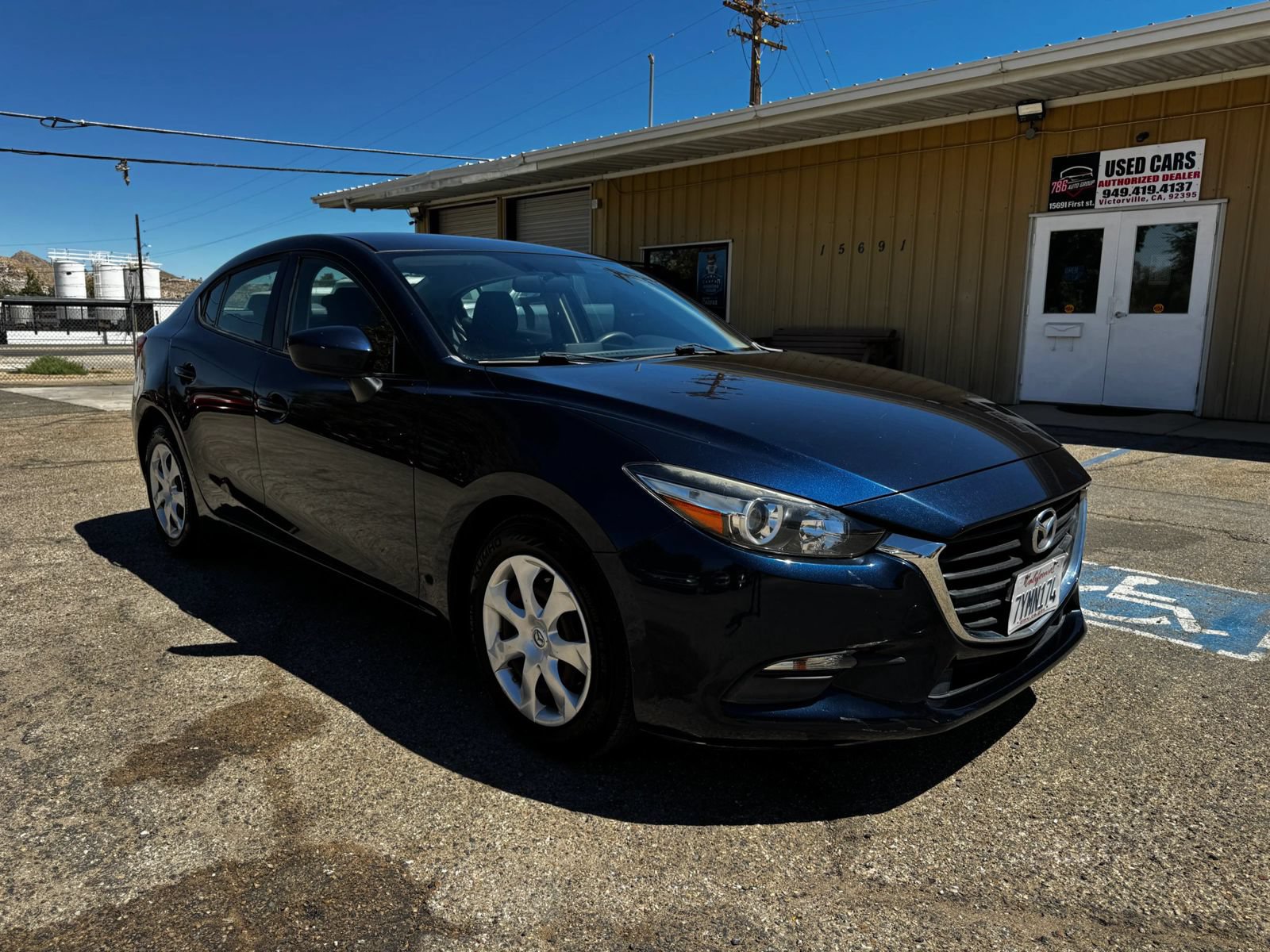 Used 2017 MAZDA MAZDA3 Sport FWD image 1