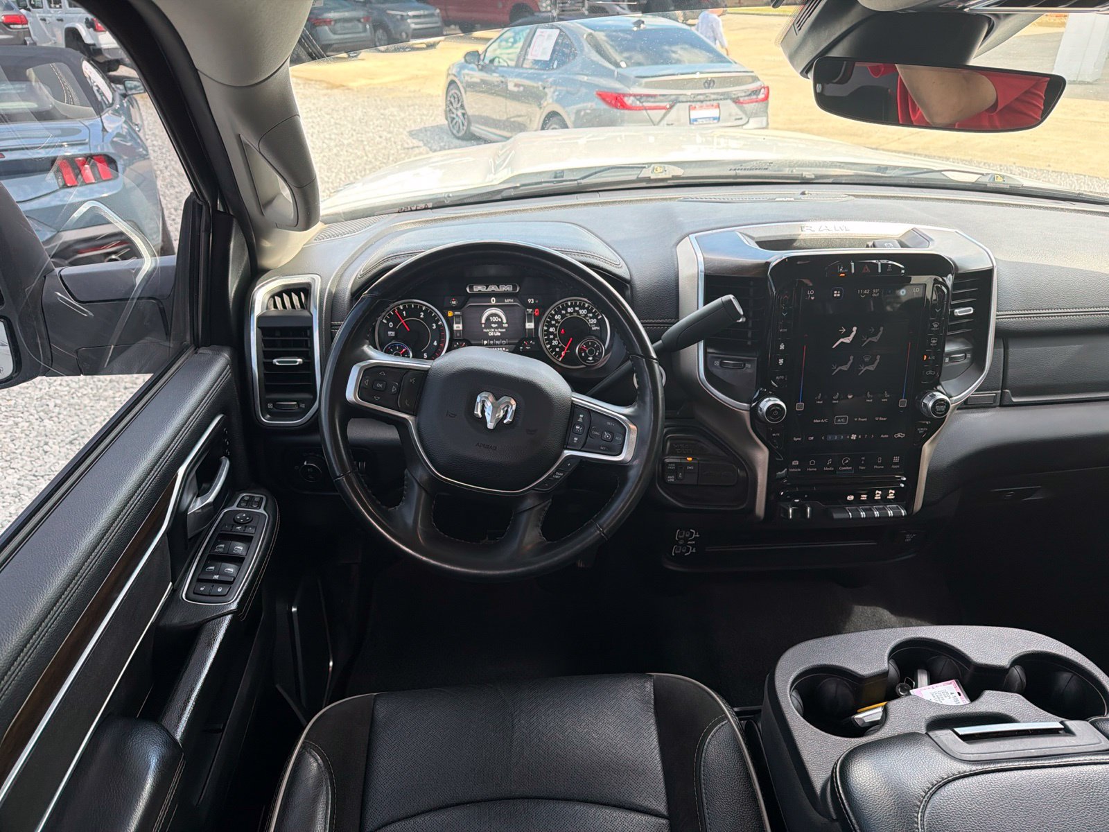Used 2024 RAM 2500 Laramie w/ Safety Group AWD/4WD image 11