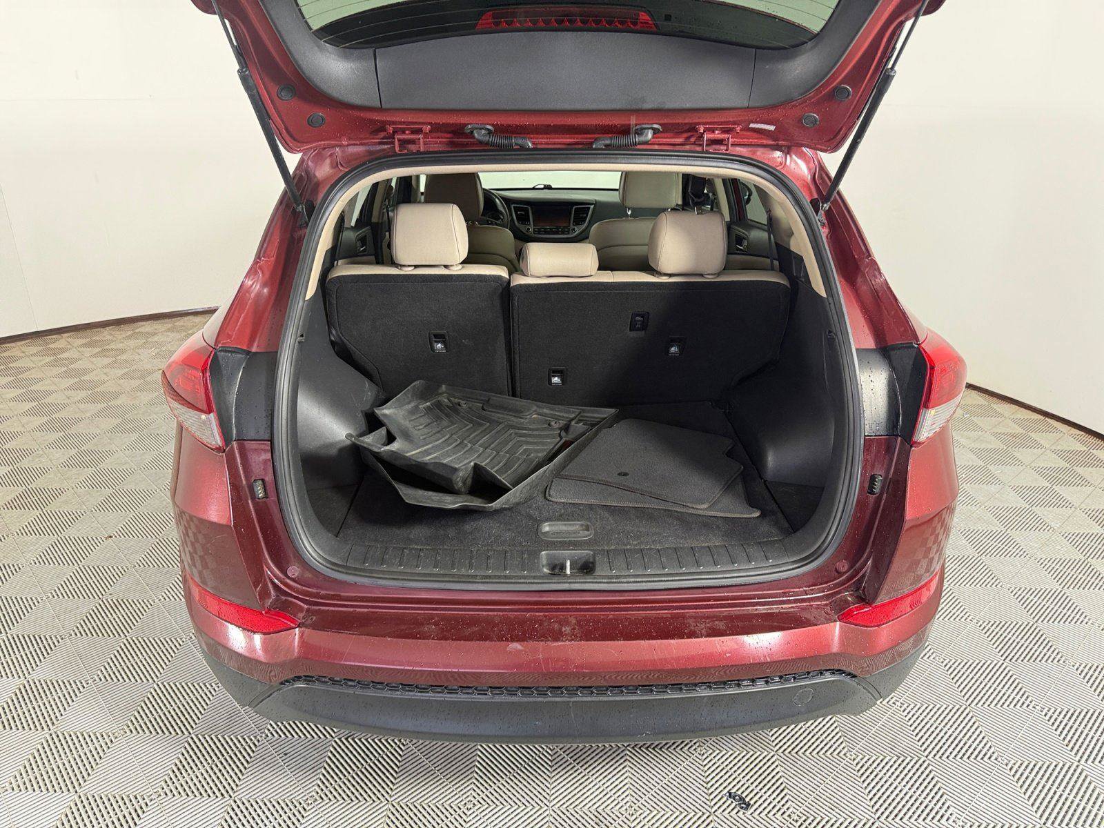 Used 2017 Hyundai Tucson SE Plus AWD/4WD image 28