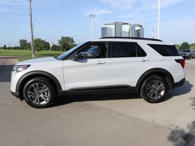 New 2026 Ford Explorer Active w/ Active Comfort Package AWD/4WD image 4
