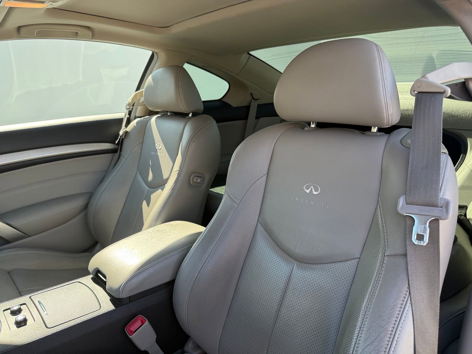 Used 2009 INFINITI G37 Journey w/ Premium Pkg RWD image 5