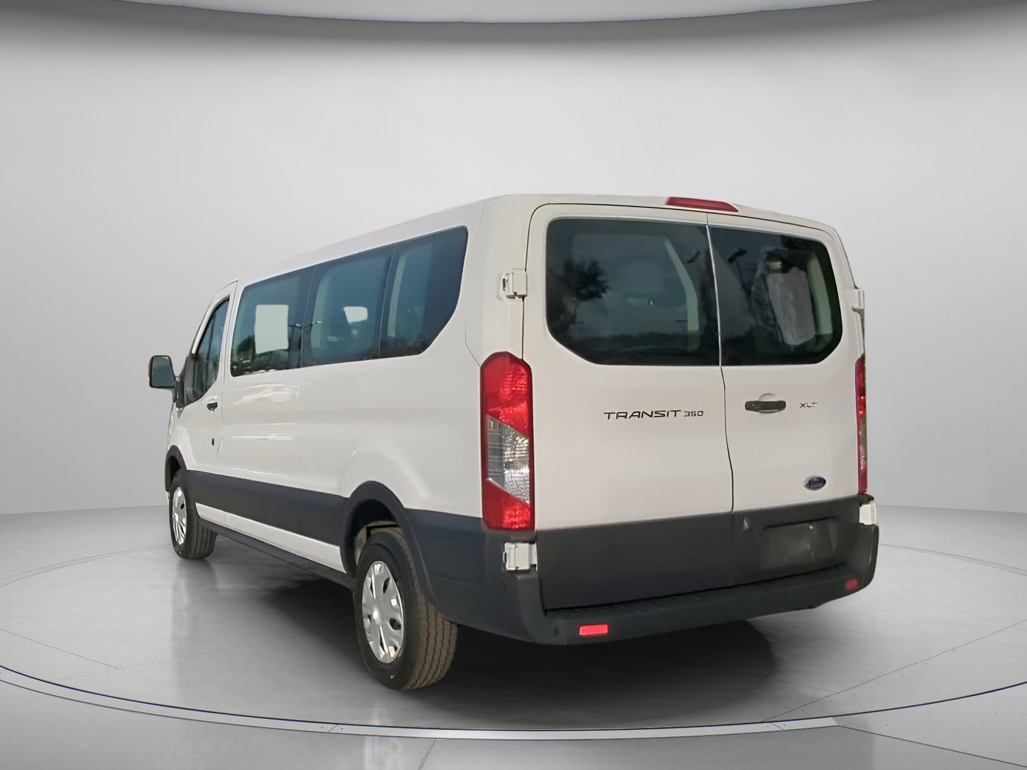 Certified 2022 Ford Transit 350 XLT image 21