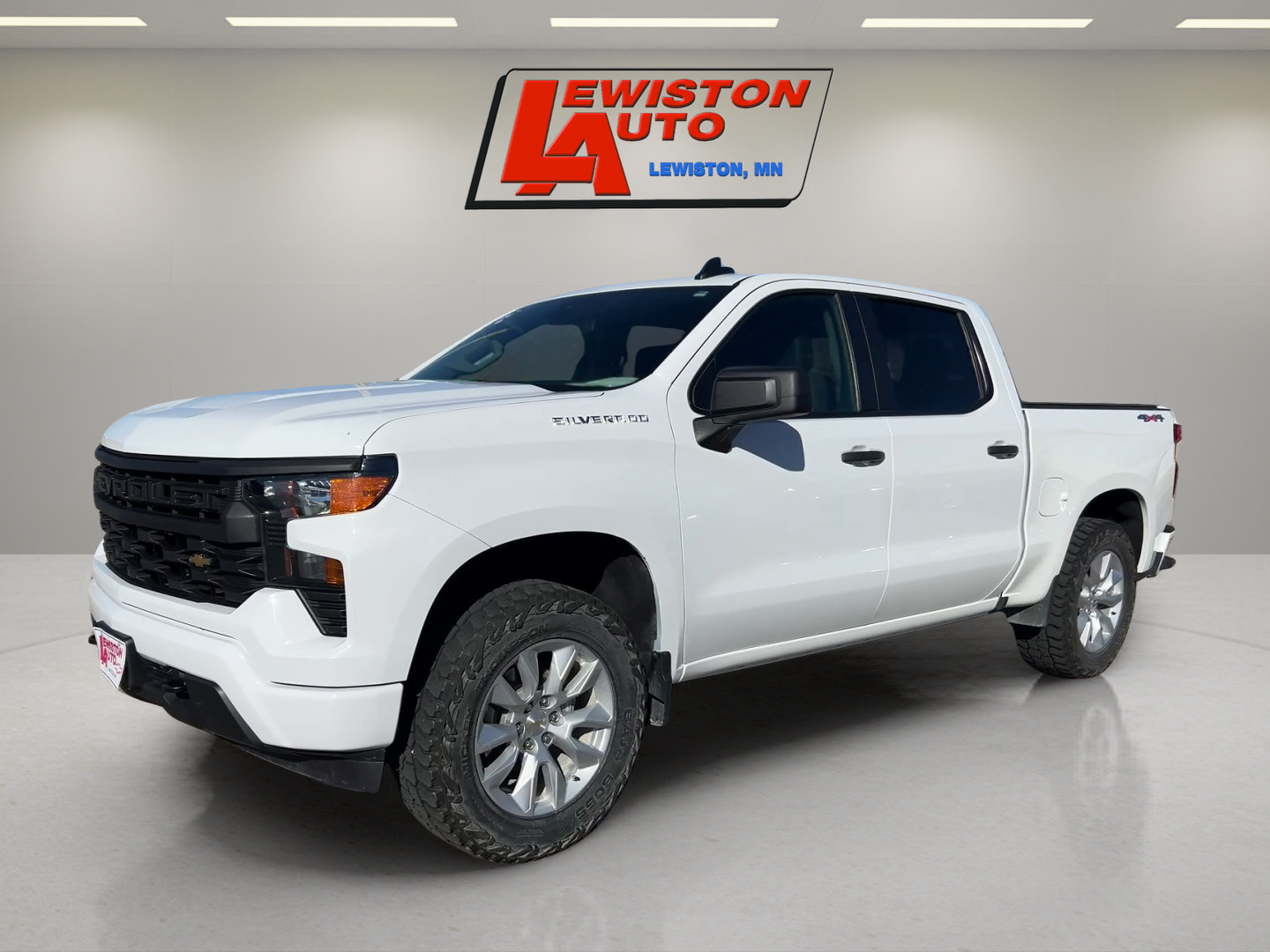 Certified 2024 Chevrolet Silverado 1500 Custom AWD/4WD image 1