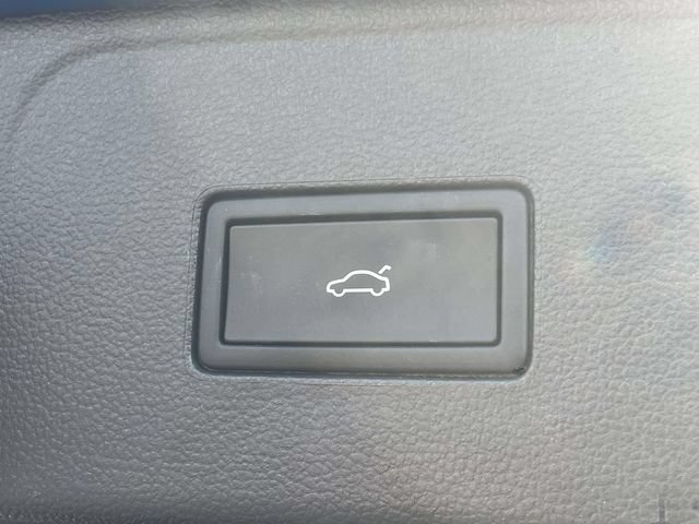 Certified 2026 Volkswagen Atlas SE FWD image 11