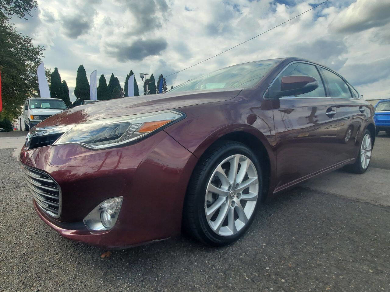 Used 2013 Toyota Avalon Limited image 1