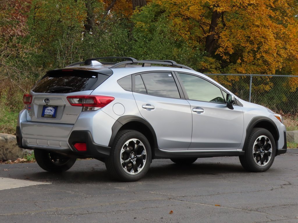 Used 2023 Subaru Crosstrek 2.0i Premium image 3