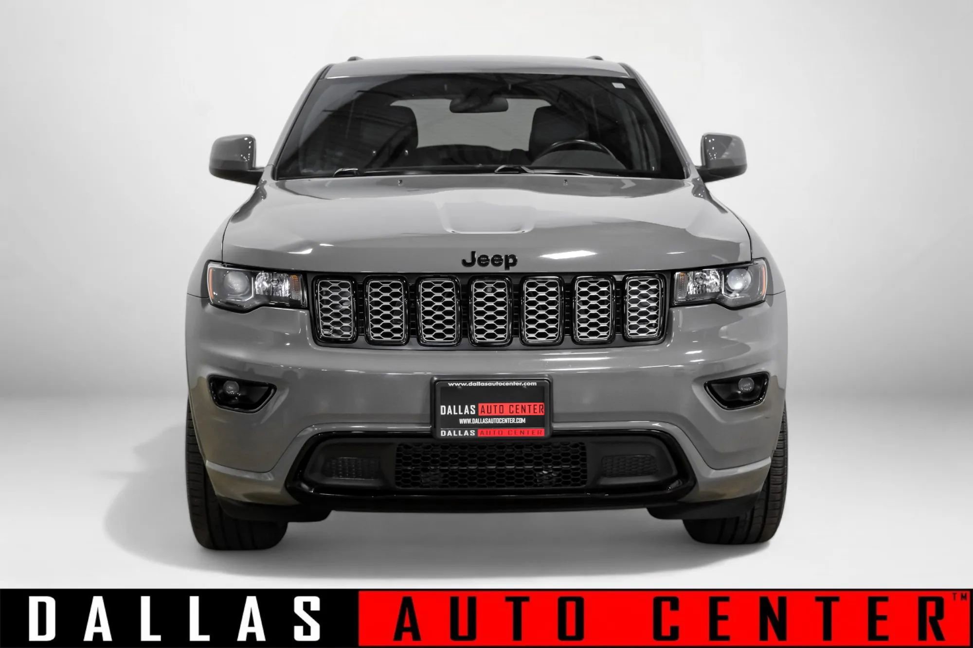 Used 2021 Jeep Grand Cherokee Laredo X RWD image 2