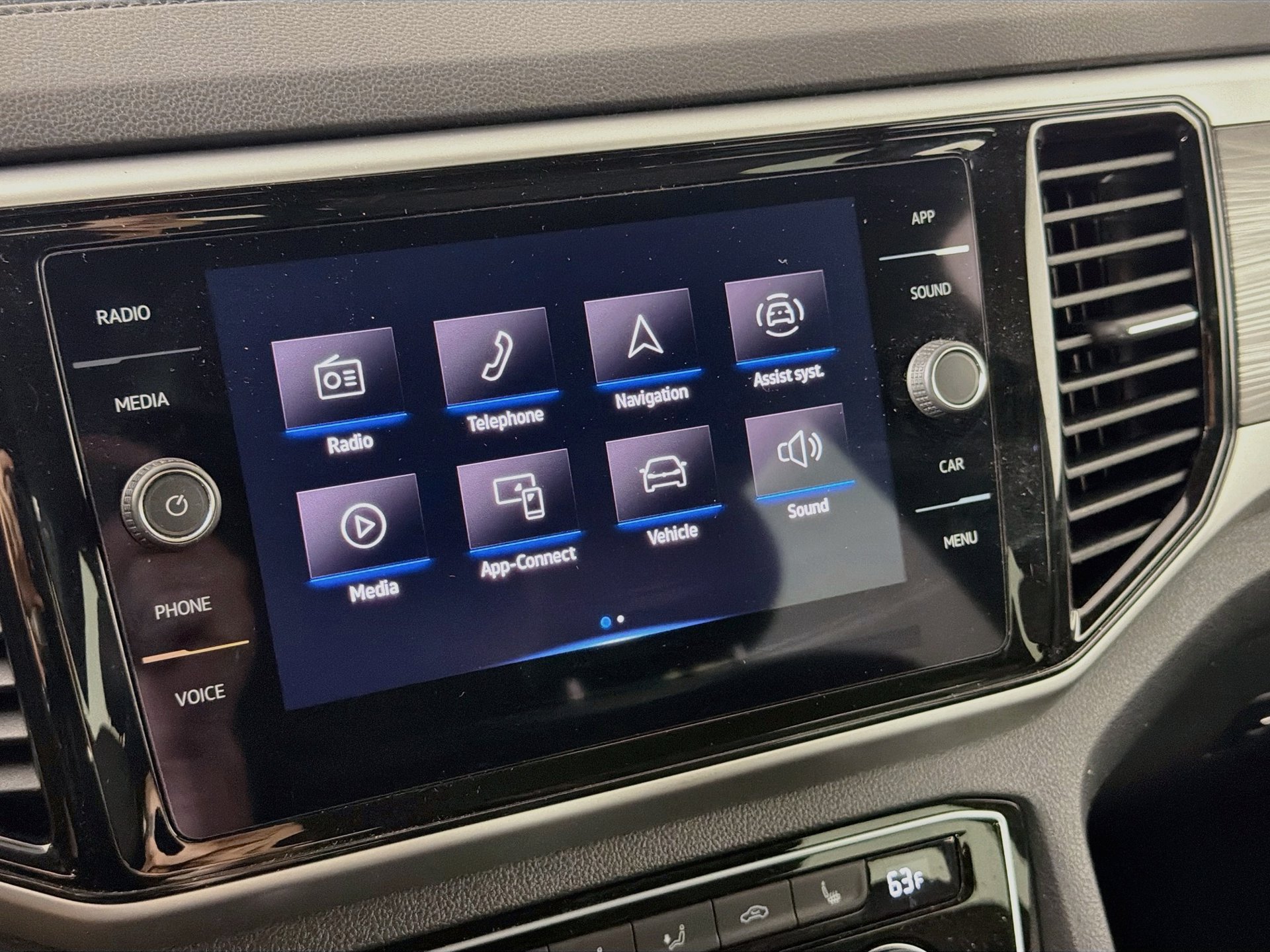 Certified 2023 Volkswagen Atlas Cross Sport SE FWD image 14