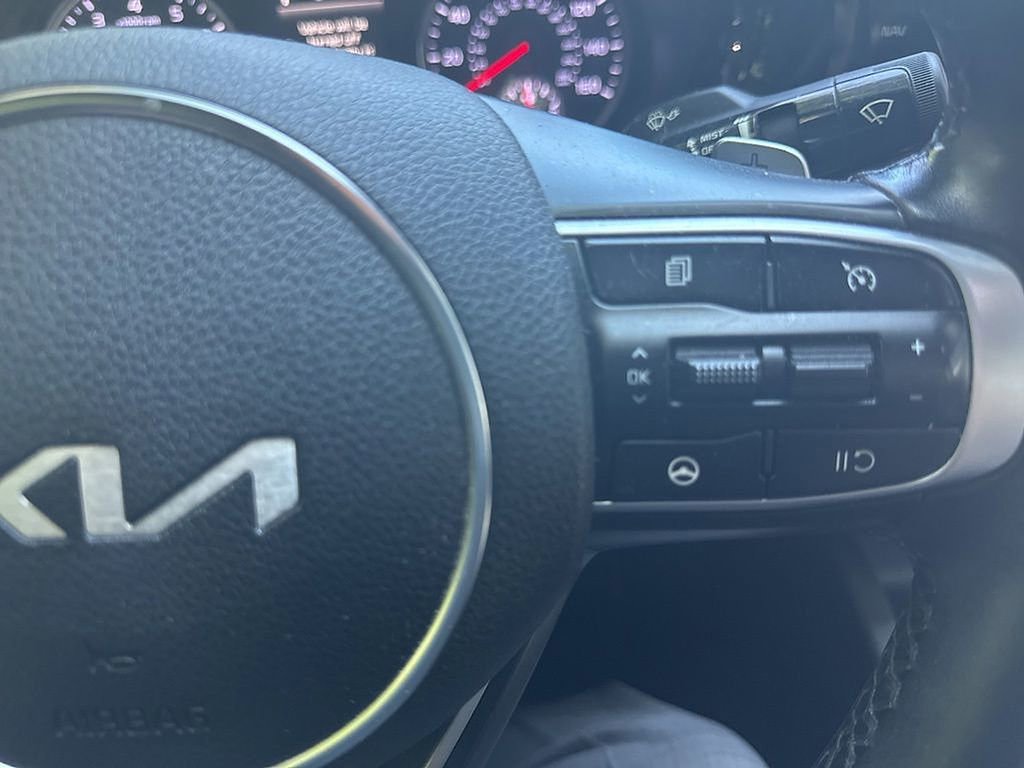 Used 2022 Kia K5 GT FWD image 12