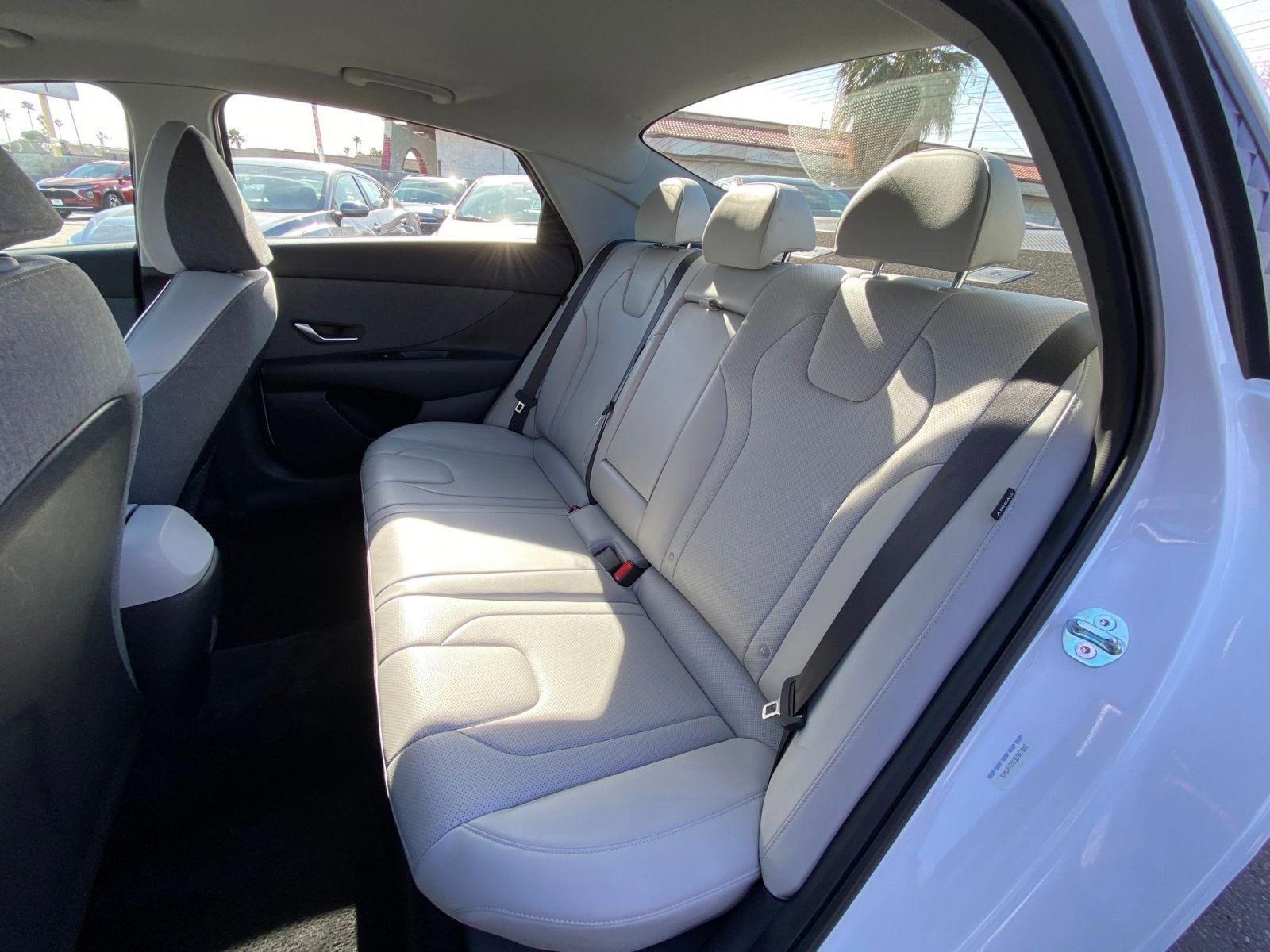 Used 2025 Hyundai Elantra Limited FWD image 28