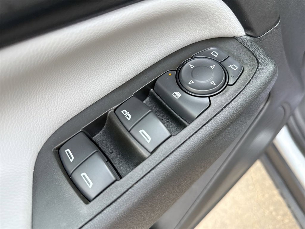 Used 2023 Chevrolet Equinox LS image 13