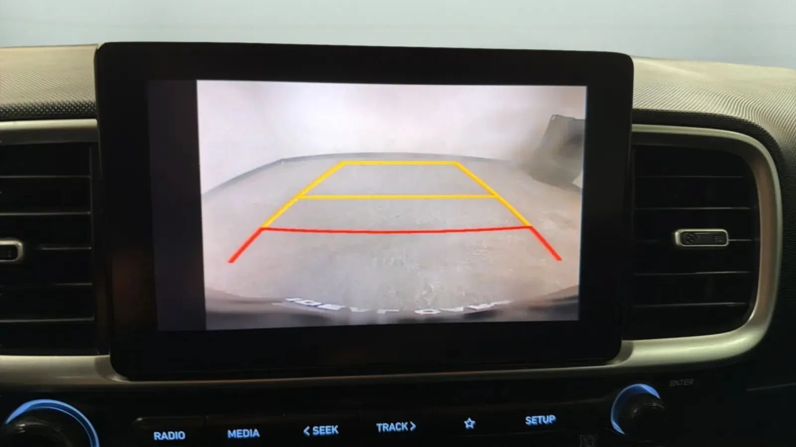 Used 2025 Hyundai Venue SEL FWD image 14