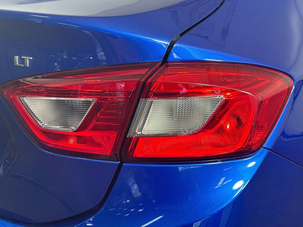 Used 2017 Chevrolet Cruze LT w/ Convenience Package FWD image 31