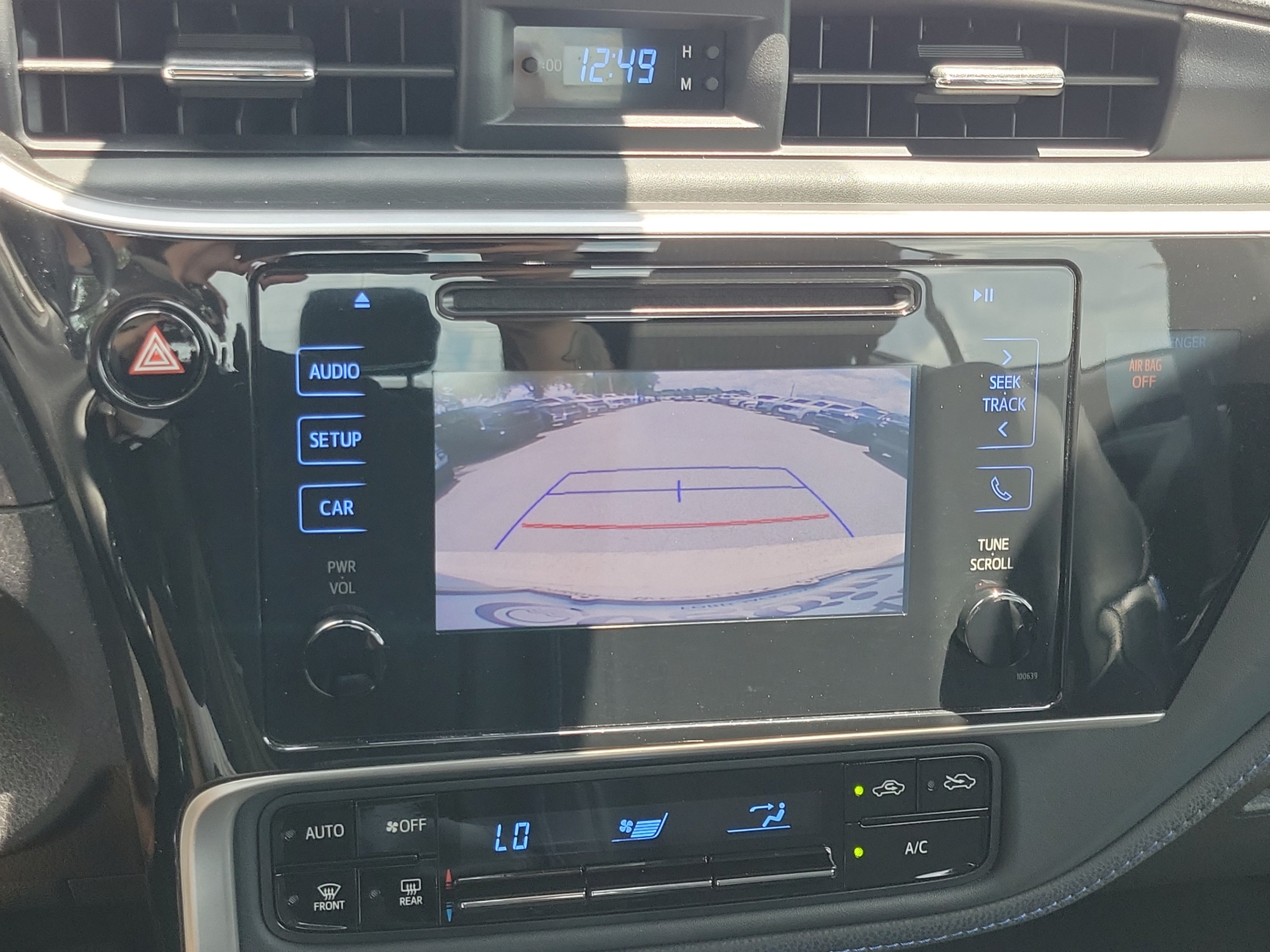 Used 2018 Toyota Corolla SE FWD image 28
