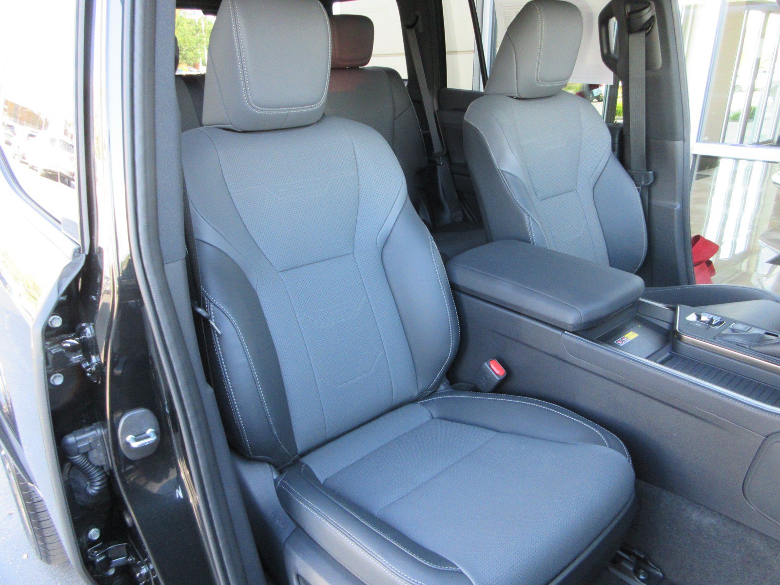 Used 2026 Lexus GX 550 w/ Cold Area Package AWD/4WD image 30
