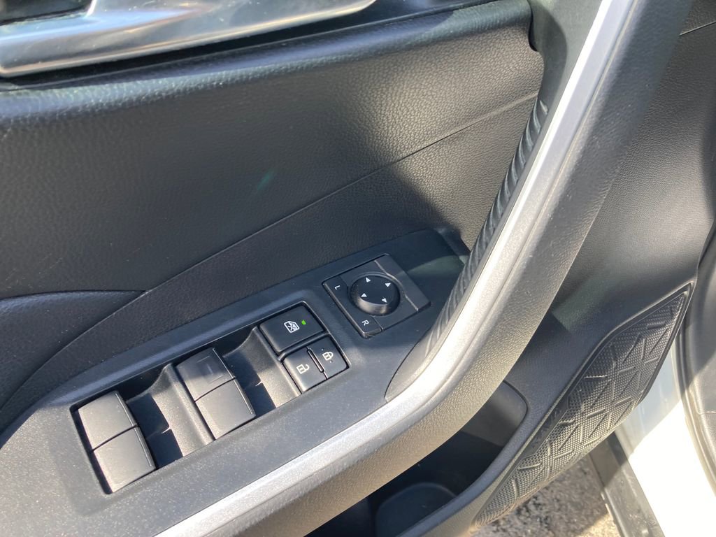 Used 2020 Toyota RAV4 XLE w/ Convenience Package AWD/4WD image 14