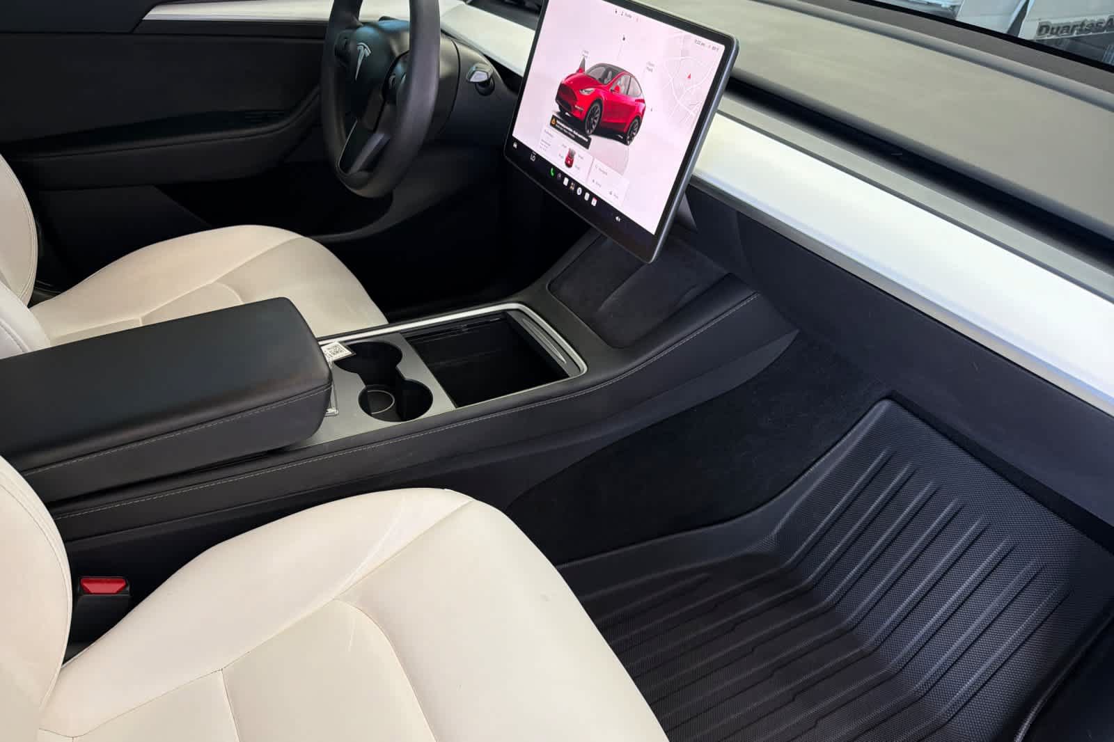 Used 2024 Tesla Model Y Long Range AWD/4WD image 17