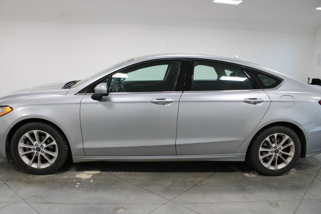 Used 2020 Ford Fusion SE image 6