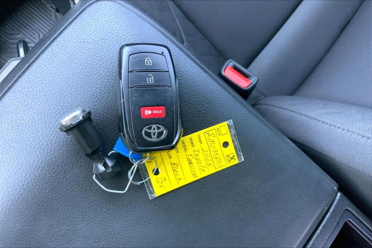 Used 2025 Toyota Tacoma SR5 RWD image 15