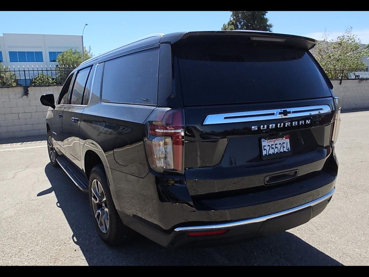 Used 2023 Chevrolet Suburban LS RWD image 6