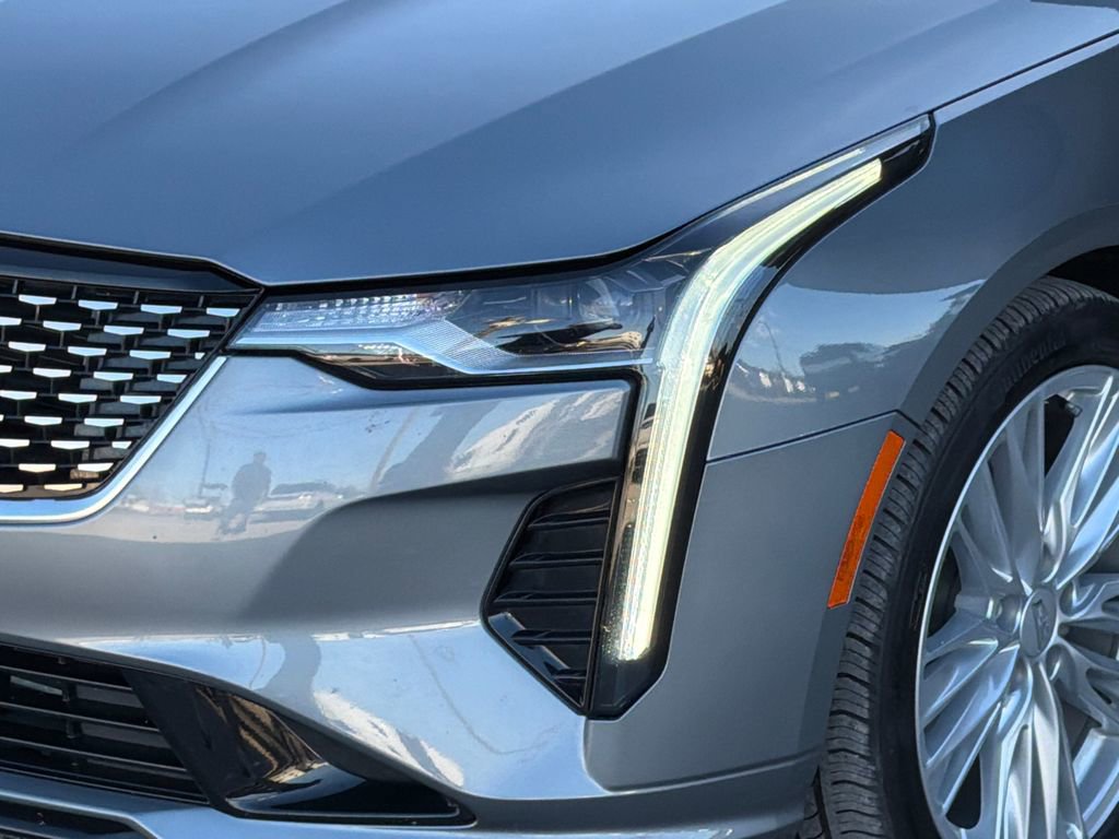 Used 2021 Cadillac CT4 Premium Luxury image 4