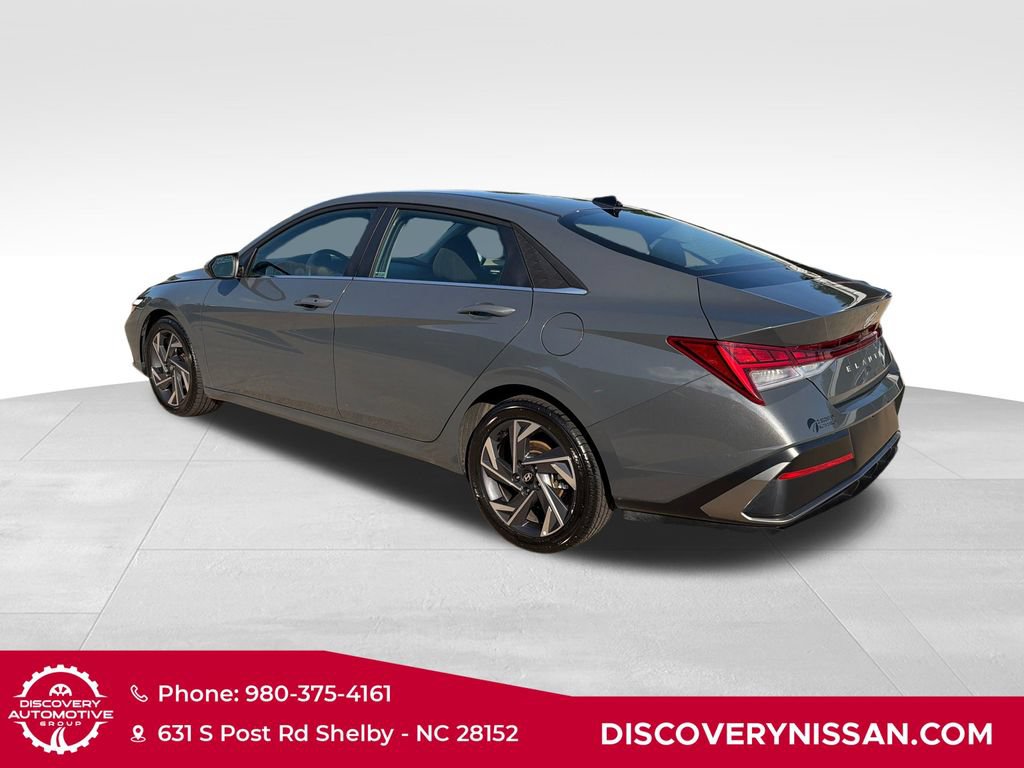 Used 2025 Hyundai Elantra SEL FWD image 8