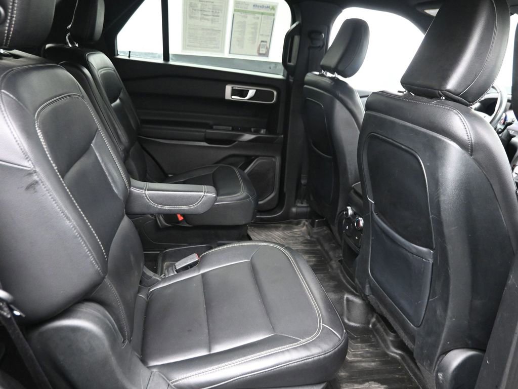 Used 2020 Ford Explorer XLT w/ Equipment Group 202A image 8