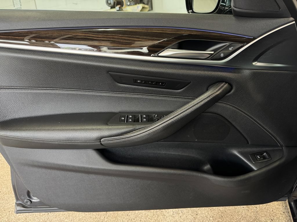 Used 2019 BMW 540i xDrive w/ Convenience Package AWD/4WD image 10