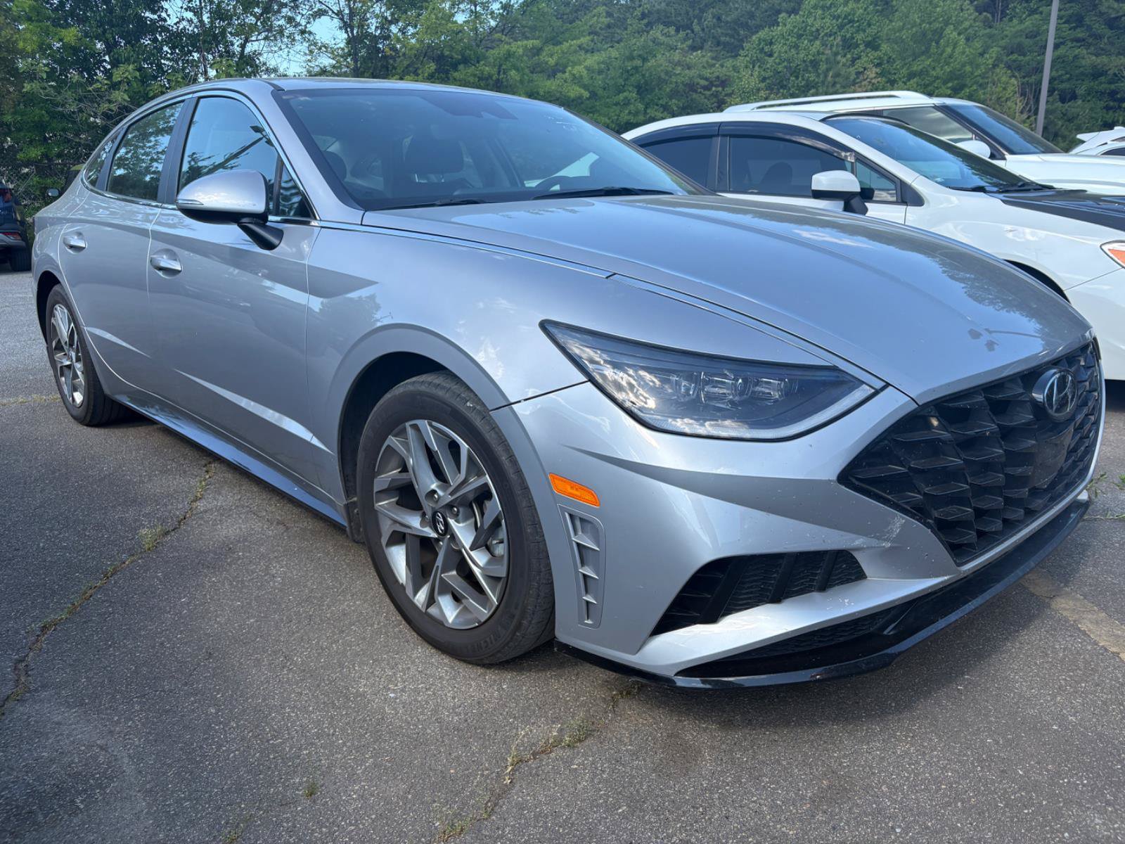 Used 2023 Hyundai Sonata SEL w/ Preferred Accessory Package FWD image 3