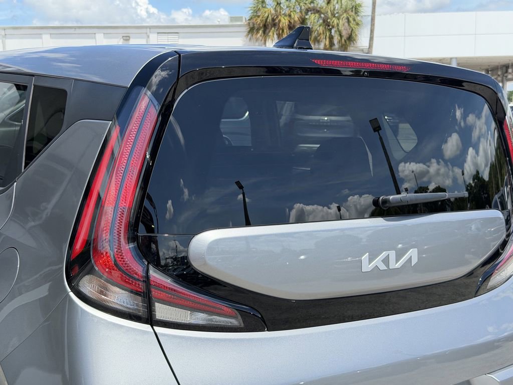 Used 2023 Kia Soul LX FWD image 11